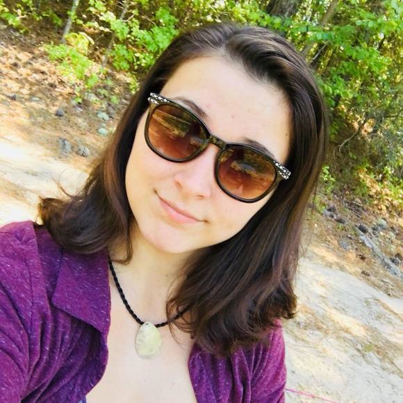 Meet your Posher, Shelby - Picture 1 of 1